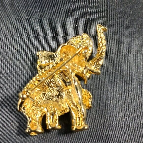 Vintage Gold Tone Elephant Rhinestone Brooch - Picture 2 of 6